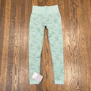 NWT gymshark camo seamless leggings sage green size small
